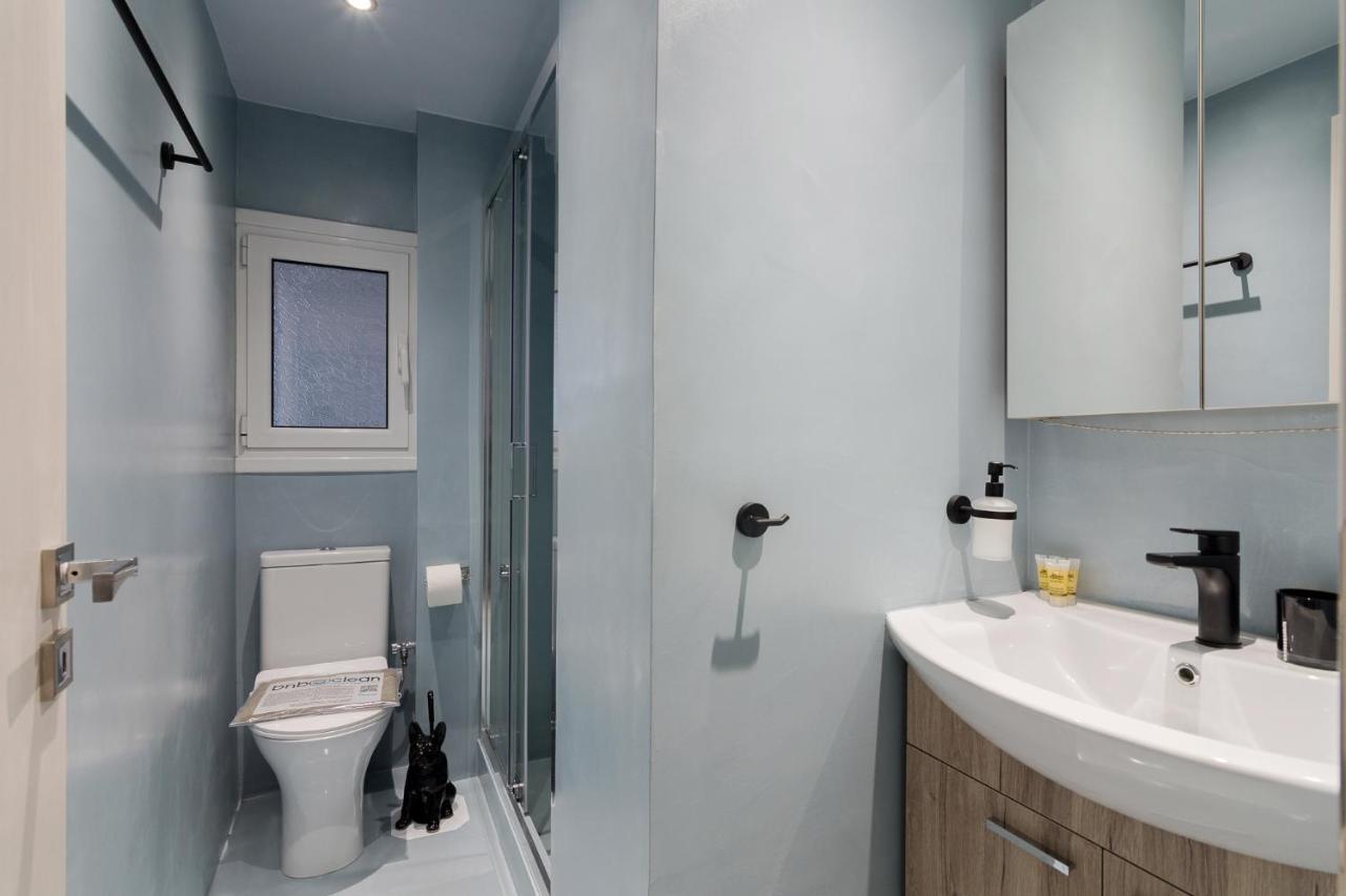 Wonderful Renovated Apartment With Private Patio Athen Eksteriør billede